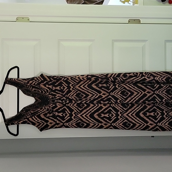 Long geometric beaded front dress - Picture 1 of 6